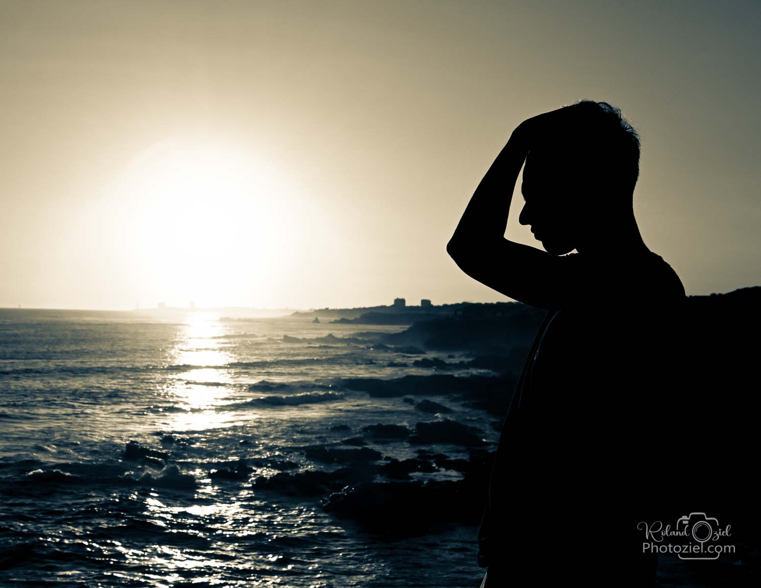 Photo noir et blanc d&apos;un homme